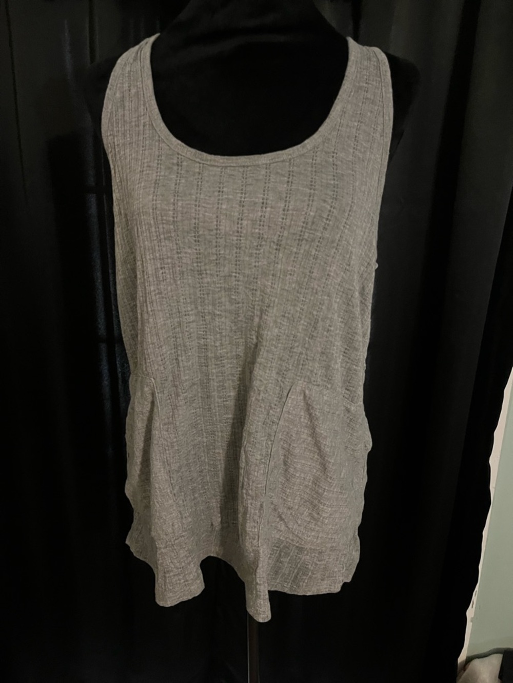 BCBGeneration Light Gray Scoop Neck Knit Tank